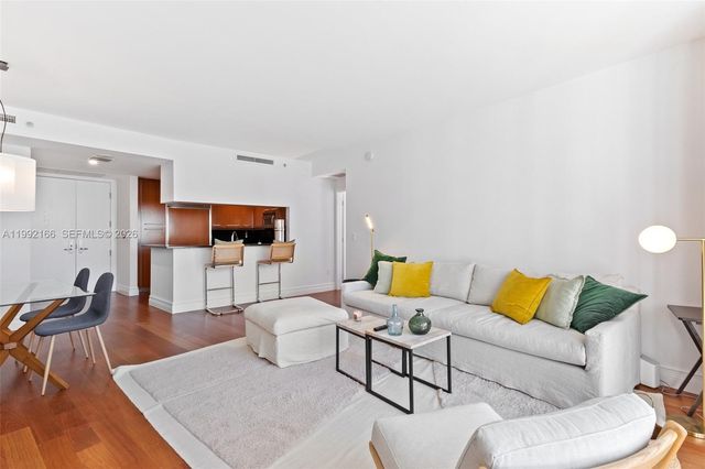 901 Brickell Key Blvd 1609, Miami, FL 33131