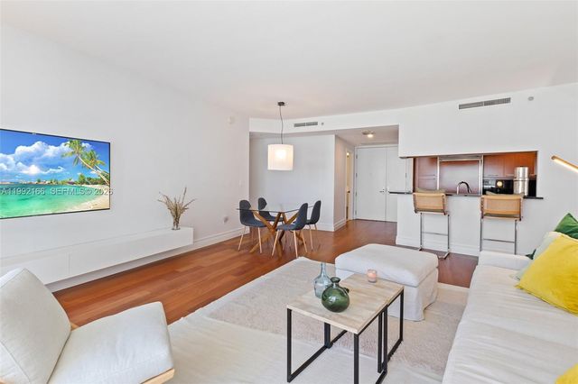 901 Brickell Key Blvd 1609, Miami, FL 33131