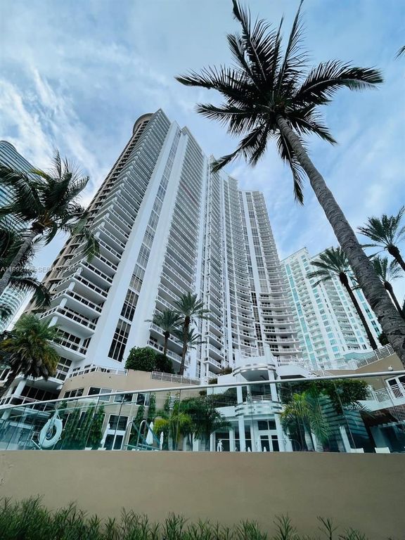901 Brickell Key Blvd 1609, Miami, FL 33131