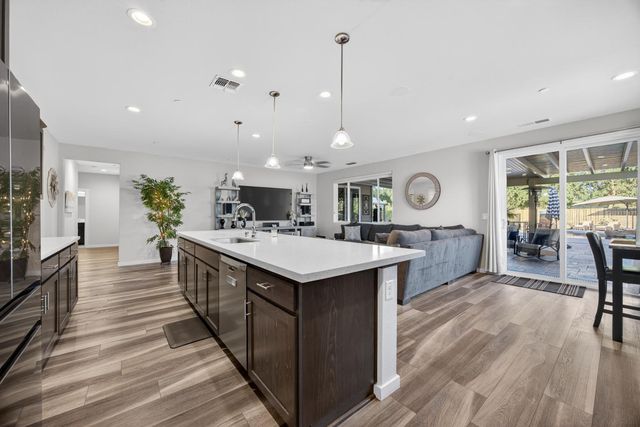663 Atherton Way, Plumas Lake, CA 95961