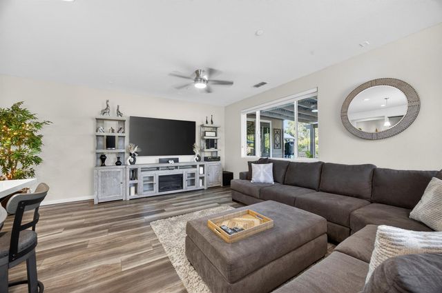 663 Atherton Way, Plumas Lake, CA 95961