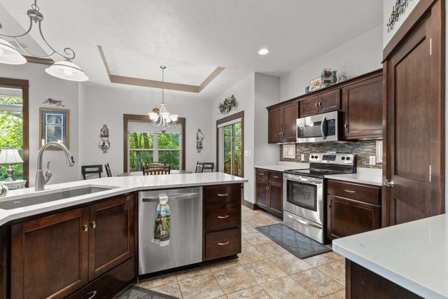 1841 MARTINGALE LANE, Neenah, WI 54956