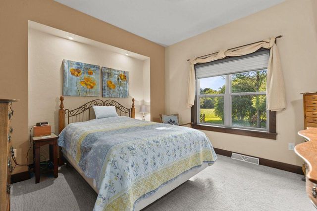 1841 MARTINGALE LANE, Neenah, WI 54956