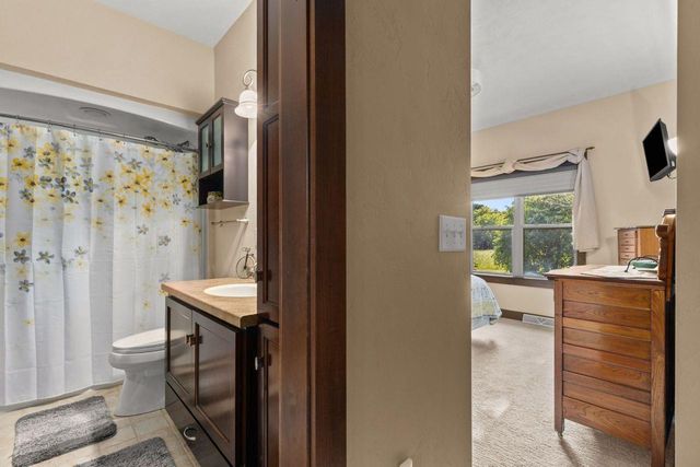 1841 MARTINGALE LANE, Neenah, WI 54956