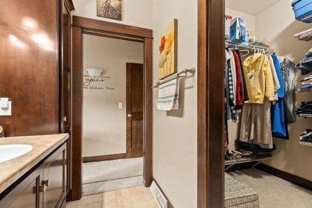 1841 MARTINGALE LANE, Neenah, WI 54956