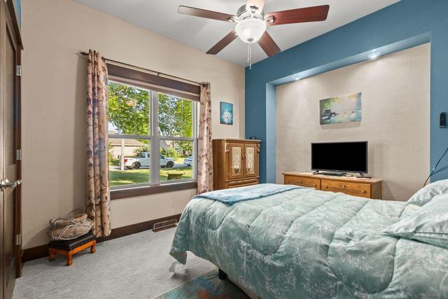 1841 MARTINGALE LANE, Neenah, WI 54956