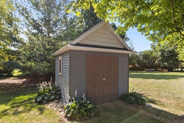 1841 MARTINGALE LANE, Neenah, WI 54956