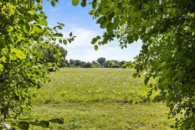 1841 MARTINGALE LANE, Neenah, WI 54956
