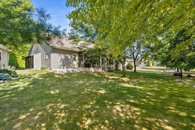 1841 MARTINGALE LANE, Neenah, WI 54956