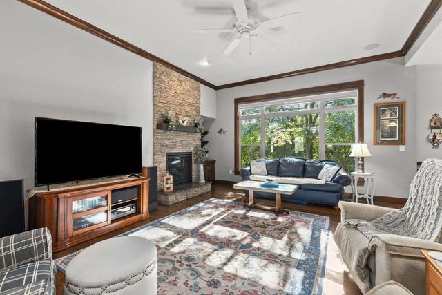 1841 MARTINGALE LANE, Neenah, WI 54956