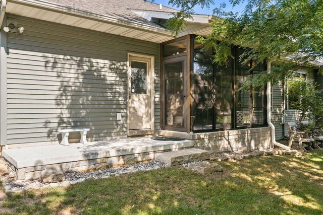 1841 MARTINGALE LANE, Neenah, WI 54956