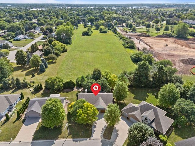 1841 MARTINGALE LANE, Neenah, WI 54956