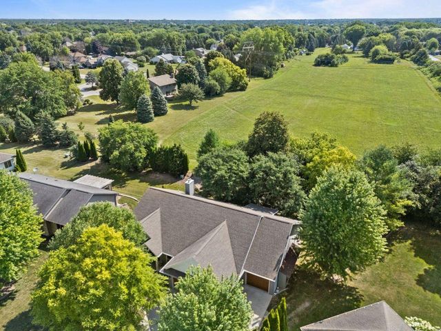 1841 MARTINGALE LANE, Neenah, WI 54956