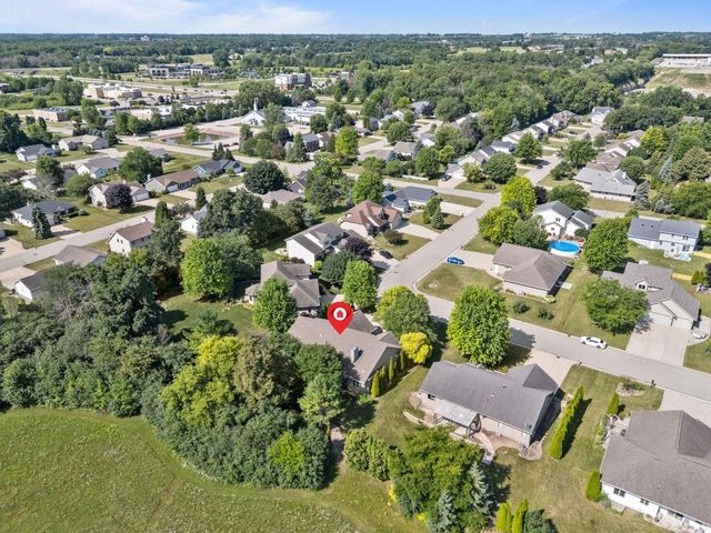 1841 MARTINGALE LANE, Neenah, WI 54956
