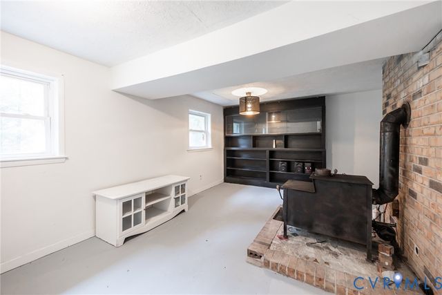 9016 Robin Rd, Disputanta, VA 23842