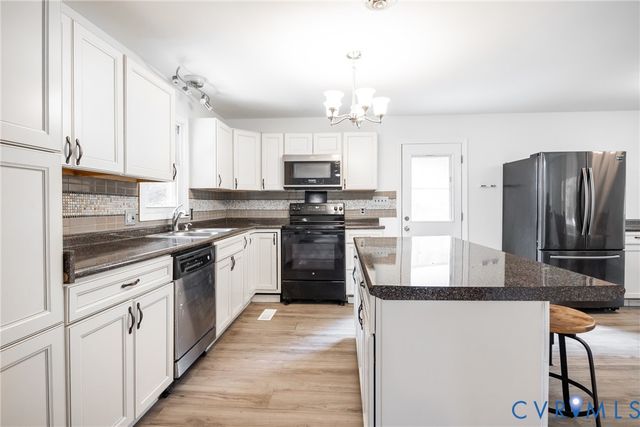 9016 Robin Rd, Disputanta, VA 23842