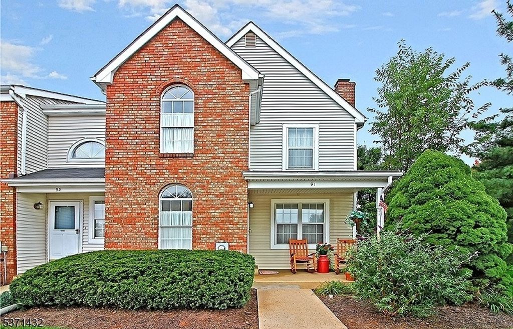 91 Crickhollow Ct, Hillsborough Twp., NJ 08844