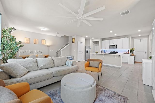1616 Lindley St, Mangonia Park, FL 33407