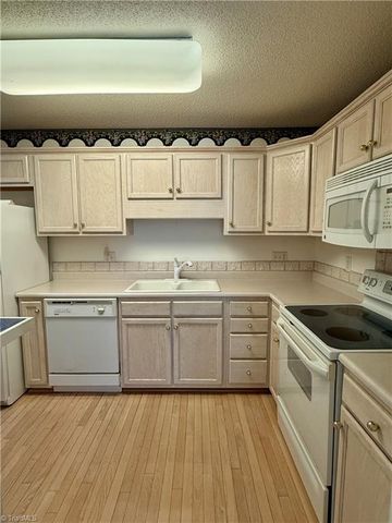 152 Wyndham Court, High Point, NC 27265