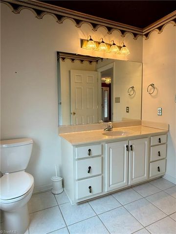 152 Wyndham Court, High Point, NC 27265