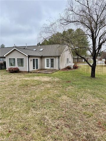 152 Wyndham Court, High Point, NC 27265