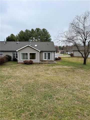 152 Wyndham Court, High Point, NC 27265