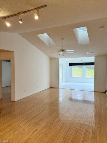 152 Wyndham Court, High Point, NC 27265