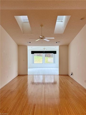 152 Wyndham Court, High Point, NC 27265