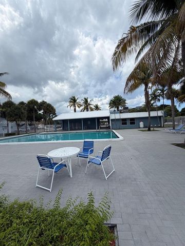 411 Executive Center Drive 109, West Palm Beach, FL 33401