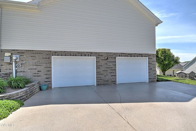 134 May Apple Drive, Bluff City, TN 37618