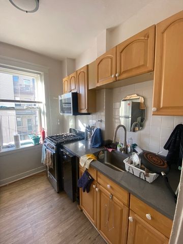 316 Summit Avenue 6, Boston, MA 02135