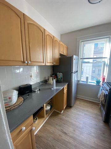 316 Summit Avenue 6, Boston, MA 02135
