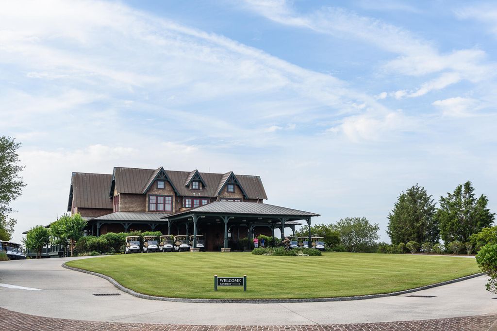 Image 19 of property listing at 4066 Gnarled Oaks Lane, Johns Island, SC 29455