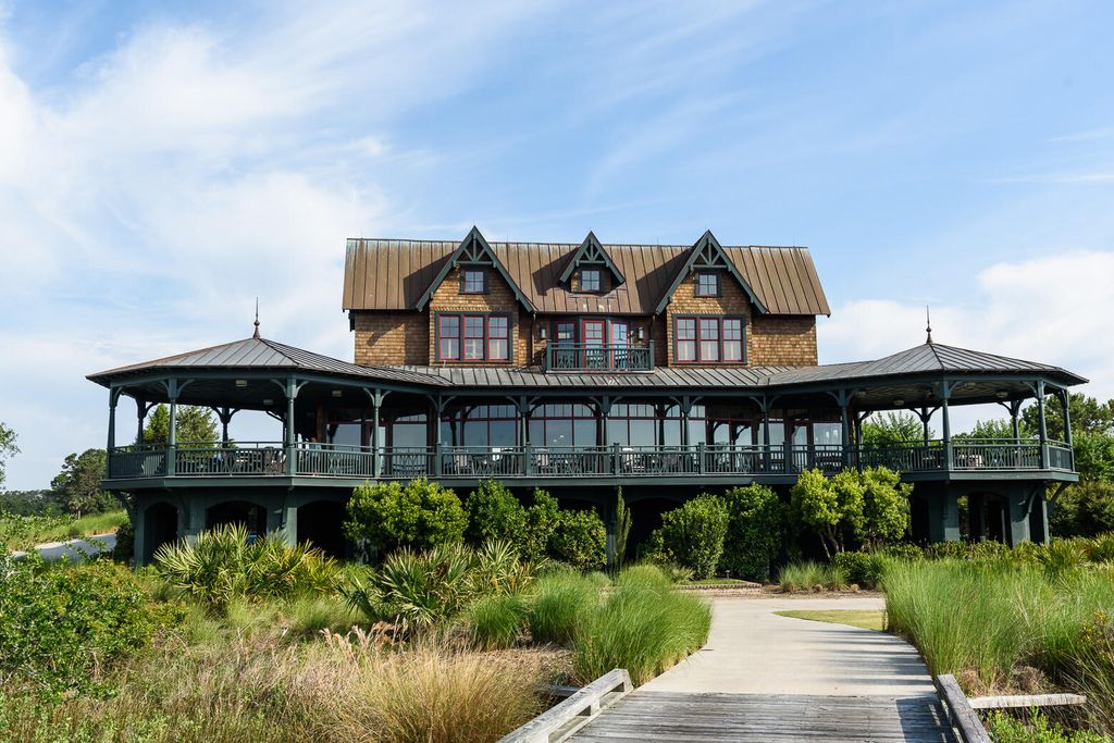 Image 20 of property listing at 4066 Gnarled Oaks Lane, Johns Island, SC 29455