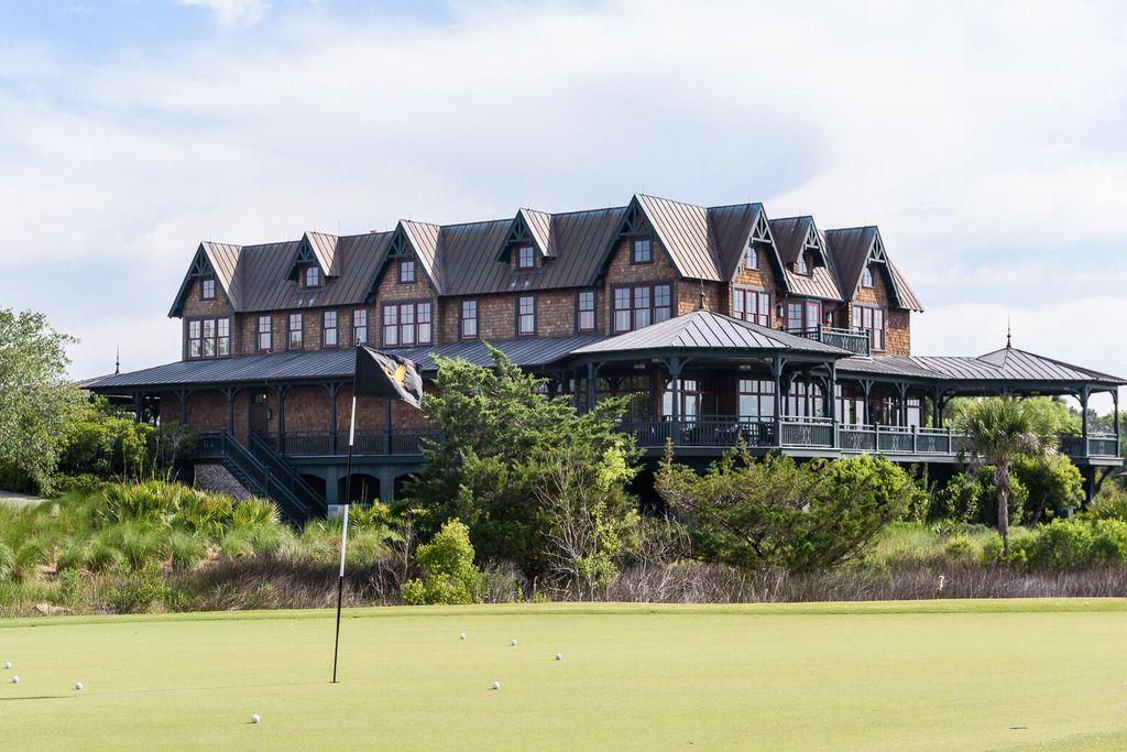 Image 31 of property listing at 4066 Gnarled Oaks Lane, Johns Island, SC 29455