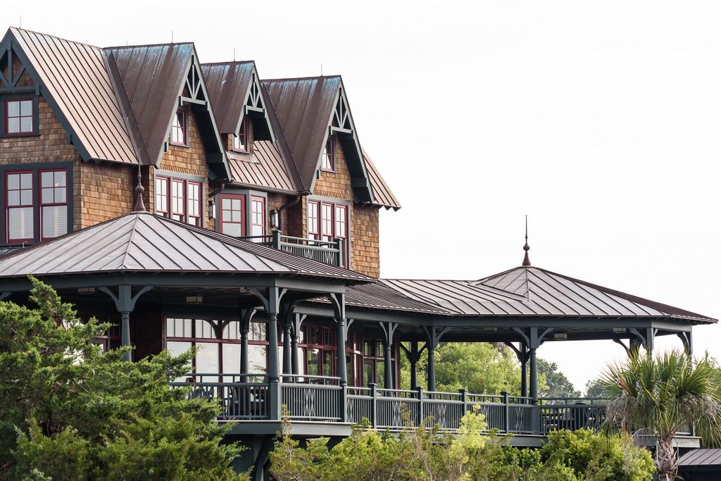 Image 32 of property listing at 4066 Gnarled Oaks Lane, Johns Island, SC 29455