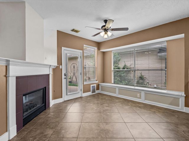 201 Lago Vista Street, Kemah, TX 77565