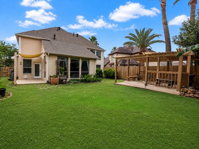 201 Lago Vista Street, Kemah, TX 77565