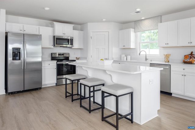 128 GUNNISON DR, Barboursville, VA 22923