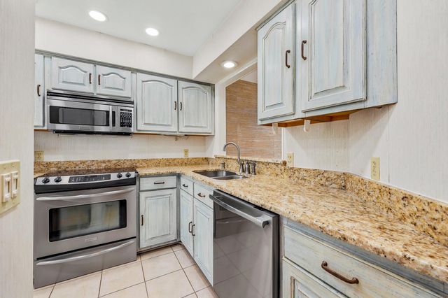 4396 Baldwin Ave Apt 81, Little River, SC 29566