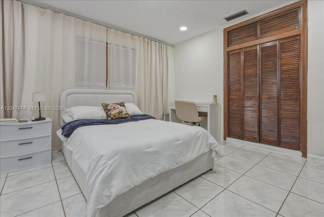 7850 W 16th Avenue, Hialeah, FL 33014