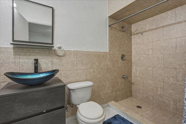 7850 W 16th Avenue, Hialeah, FL 33014