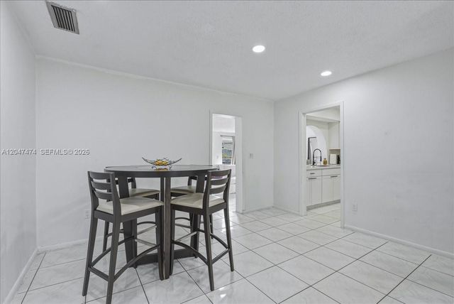 7850 W 16th Avenue, Hialeah, FL 33014