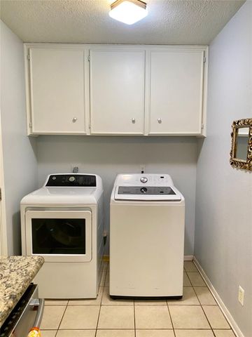 221 E Defee Avenue, Baytown, TX 77520