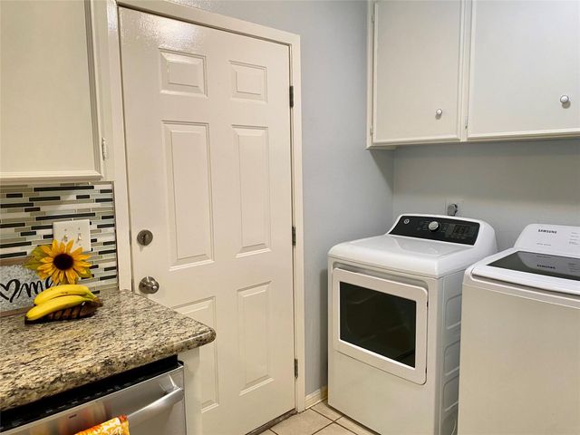 221 E Defee Avenue, Baytown, TX 77520
