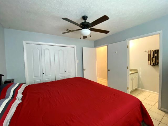 221 E Defee Avenue, Baytown, TX 77520