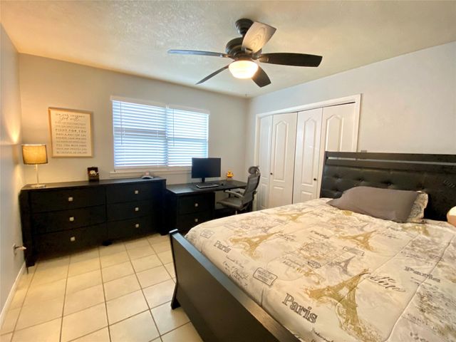 221 E Defee Avenue, Baytown, TX 77520