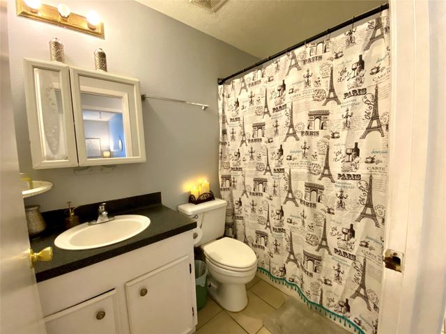 221 E Defee Avenue, Baytown, TX 77520
