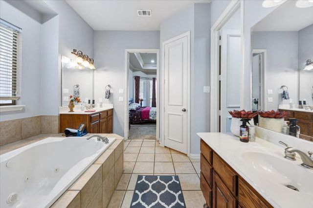 5315 Sun Meadow Drive, Grapevine, TX 76051