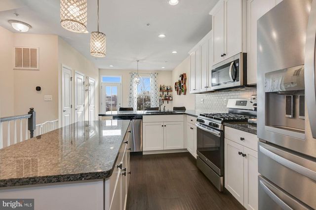 6106 CHRONICLE ST, Hyattsville, MD 20782